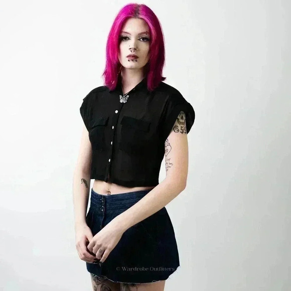 New Look Tops - Black Cropped Sheer Short Sleeve Button Down - S